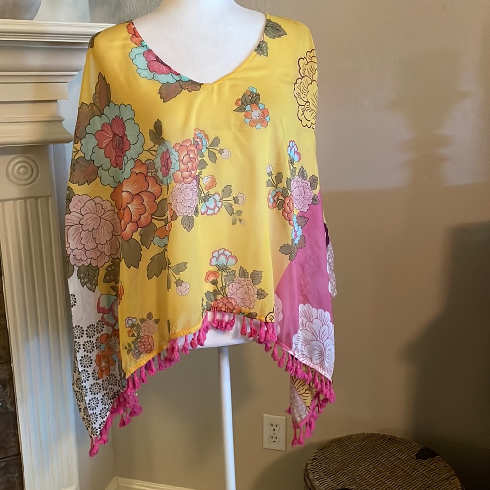 Ivy Jane - poncho with fringe and cold shoulders; one size